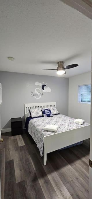 Вилла Tranquil Oasis Retreat In Golden Gate Estates Нейплс Экстерьер фото