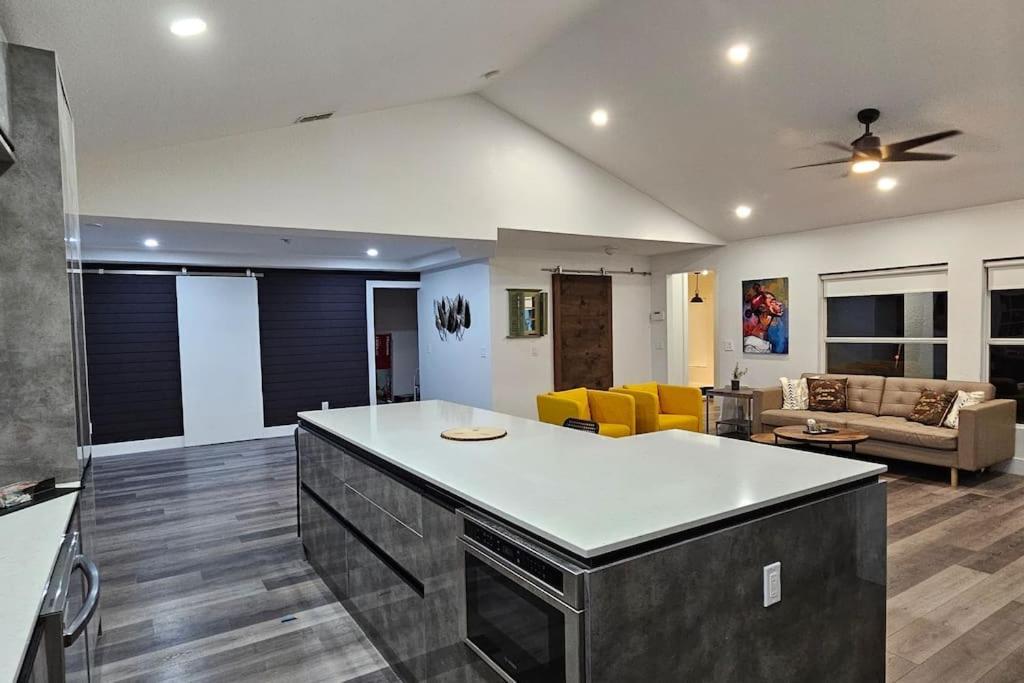 Вилла Tranquil Oasis Retreat In Golden Gate Estates Нейплс Экстерьер фото