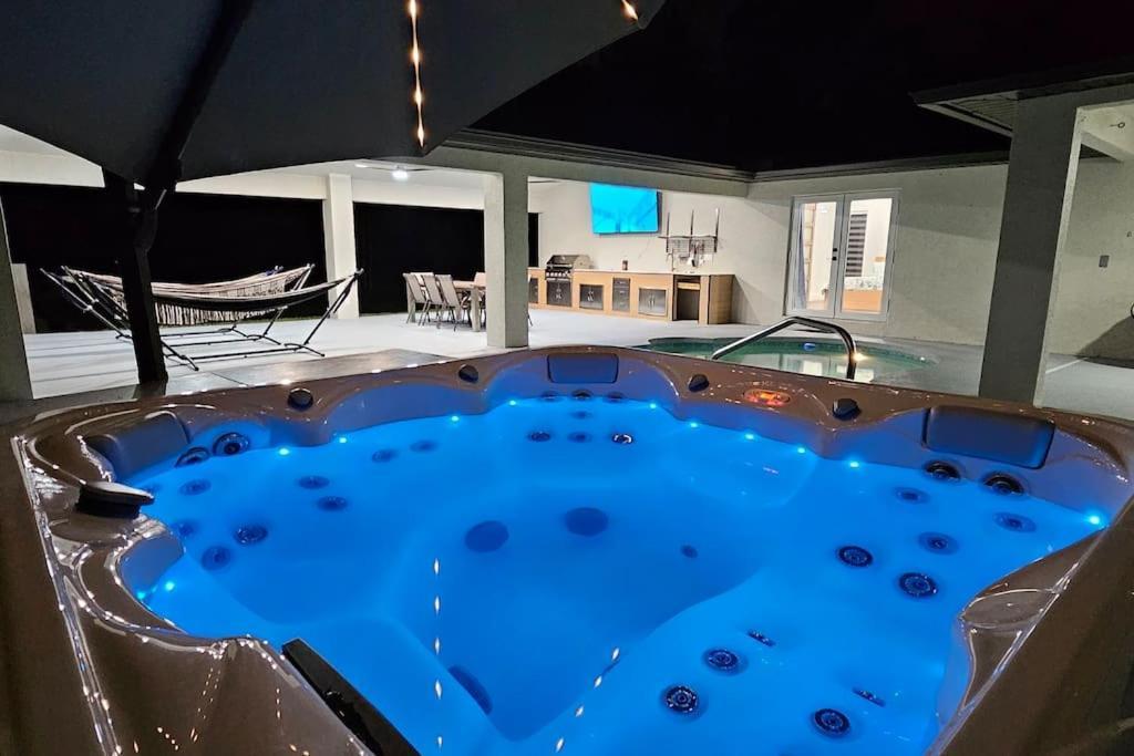 Вилла Tranquil Oasis Retreat In Golden Gate Estates Нейплс Экстерьер фото